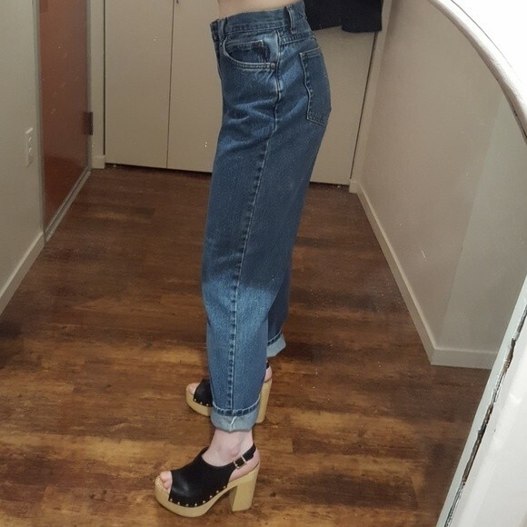 Vintage 90s Chic Blue High-Waisted Jeans - Picture 2 of 8